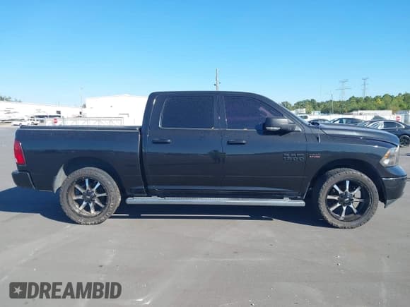 ✅ 2018 Ram 1500 Big Horn • VIN: 1C6RR6LT6JS245355 • Lot: 43707329. Wystawiony na IAAI z przebiegiem Nie podano. Bezpłatny archiwum sprzedaży aukcyjnych z USA i szczegółowy raport historii pojazdu na DreamBid. Zdjęcie 13.