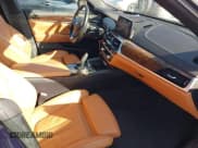 ✅ 2019 BMW 6 Series 640i xDrive • VIN: WBAJV6C52KBK08272 • Lot: 43794736. Wystawiony na IAAI z przebiegiem 51 710 mil. Bezpłatny archiwum sprzedaży aukcyjnych z USA i szczegółowy raport historii pojazdu na DreamBid. Zdjęcie 5.