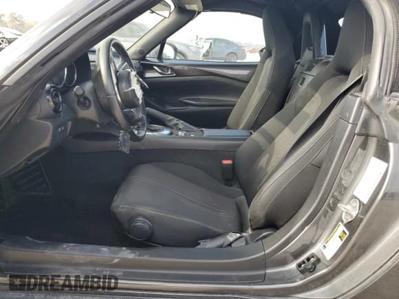 ✅ 2021 Mazda MX-5 Miata Club • VIN: JM1NDAC79M0460739 • Lot: 49424355. Wystawiony na Copart z przebiegiem 8 890 mil. Bezpłatny archiwum sprzedaży aukcyjnych z USA i szczegółowy raport historii pojazdu na DreamBid. Zdjęcie 7.