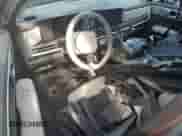 2024 Hyundai Santa Fe SEL z VIN 5NMP24GL5RH028437, wystawiony jako Copart lot #48310305 z przebiegiem 16 173 mil mil oraz Nie do naprawy • Non repairable. Historia ofert i sprzedaży dostępna na DreamBid. Obrazek 8.