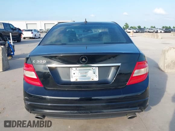✅ 2010 Mercedes-Benz C 300 Sport • VIN: WDDGF5EB0AR089818 • Lot: 42137800. Listed on IAAI with 167,642 mi. Free auction sales archive from the USA and detailed vehicle history report at DreamBid. Image 16.