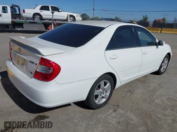 ✅ 2004 Toyota Camry SE • VIN: 4T1BA32KX4U504815 • Лот: 42691346. Опубликован ранее на IAAI с пробегом 312 295 миль. Бесплатный доступ к архиву аукционных продаж из США и подробный отчёт об истории автомобиля на DreamBid. Изображение 4.