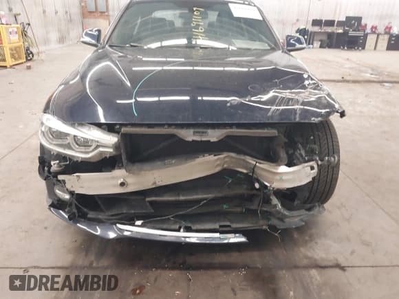 ✅ 2016 BMW 3 Series 328i xDrive • VIN: WBA8E3C52GK501979 • Lot: 41691109. Wystawiony na IAAI z przebiegiem 76 289 mil. Bezpłatny archiwum sprzedaży aukcyjnych z USA i szczegółowy raport historii pojazdu na DreamBid. Zdjęcie 6.