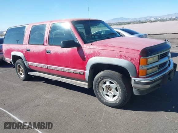 1994 Chevrolet Suburban z VIN 1GNFK16K9RJ334433, wystawiony jako IAAI lot #43559913 z przebiegiem 322 899 mil mil oraz . Historia ofert i sprzedaży dostępna na DreamBid. Obrazek 13.