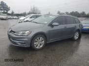 ✅ 2018 Volkswagen Golf S • VIN: 3VW117AUXJM752313 • Lot: 44076685. Wystawiony na Copart z przebiegiem 105 527 mil. Bezpłatny archiwum sprzedaży aukcyjnych z USA i szczegółowy raport historii pojazdu na DreamBid. Zdjęcie 1.