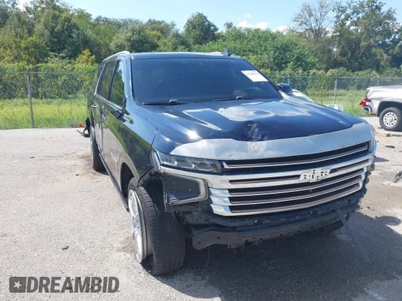 ✅ 2022 Chevrolet Suburban High Country • VIN: 1GNSKGKL2NR286432 • Lot: 43389047. Wystawiony na IAAI z przebiegiem 91 833 mil. Bezpłatny archiwum sprzedaży aukcyjnych z USA i szczegółowy raport historii pojazdu na DreamBid. Zdjęcie 6.