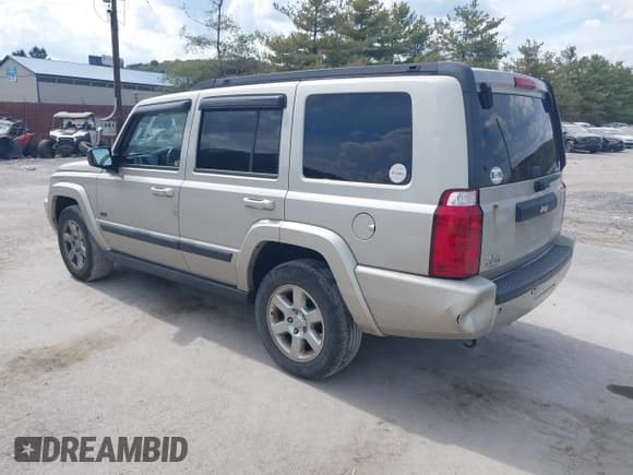 ✅ 2007 Jeep Commander Sport • VIN: 1J8HG48K57C632828 • Lot: 43207553. Wystawiony na IAAI z przebiegiem 169 988 mil. Bezpłatny archiwum sprzedaży aukcyjnych z USA i szczegółowy raport historii pojazdu na DreamBid. Zdjęcie 3.