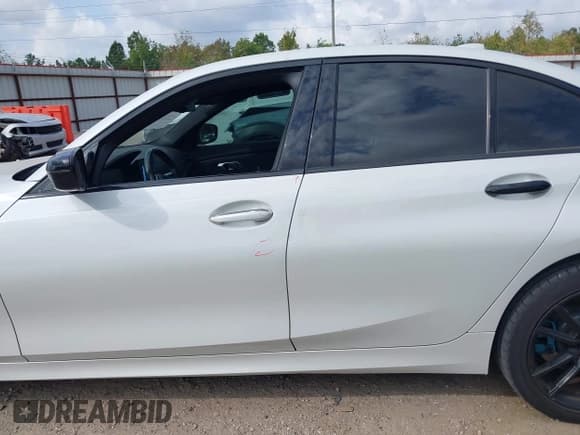 ✅ 2020 BMW 3 Series 330i xDrive • VIN: 3MW5R7J09L8B09941 • Lot: 43489431. Wystawiony na IAAI z przebiegiem 55 997 mil. Bezpłatny archiwum sprzedaży aukcyjnych z USA i szczegółowy raport historii pojazdu na DreamBid. Zdjęcie 15.