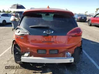 2020 Chevrolet Bolt EV Premier z VIN 1G1FZ6S00L4121276, wystawiony jako Copart lot #77810823 z przebiegiem 37 406 mil mil oraz . Historia ofert i sprzedaży dostępna na DreamBid. Obrazek 6.