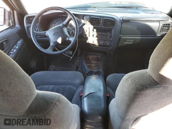 ✅ 2002 Chevrolet Blazer LS • VIN: 1GNDT13W32K176893 • Lot: 83825134. Wystawiony na Copart z przebiegiem Nie podano. Bezpłatny archiwum sprzedaży aukcyjnych z USA i szczegółowy raport historii pojazdu na DreamBid. Zdjęcie 8.