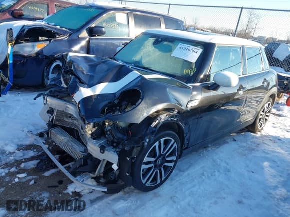 ✅ 2024 MINI Hardtop 4 Door Cooper S • VIN: WMW53DK02R2U77559 • Lot: 41316784. Wystawiony na IAAI z przebiegiem 21 557 mil. Bezpłatny archiwum sprzedaży aukcyjnych z USA i szczegółowy raport historii pojazdu na DreamBid. Zdjęcie 17.