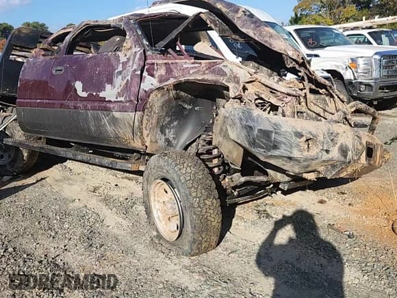 ✅ 2001 Dodge 2500 • VIN: 3B7KF23621G704930 • Lot: 92283765. Listed on Copart with Not provided. Free auction sales archive from the USA and detailed vehicle history report at DreamBid. Image 13.