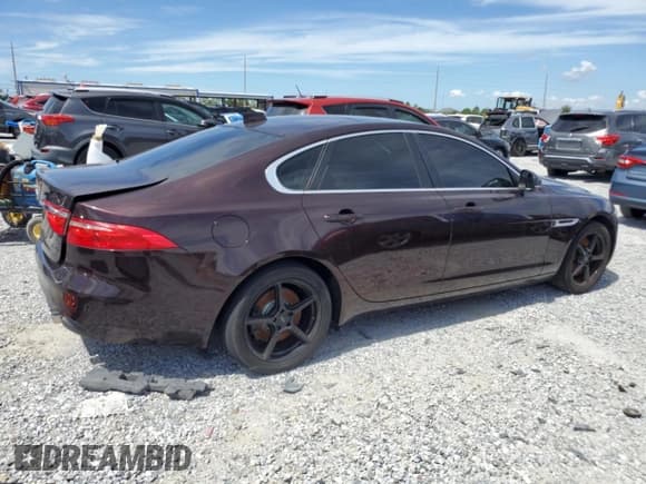 ✅ 2016 Jaguar XF 35t Premium • VIN: SAJBD4BV3GCY17762 • Lot: 81752875. Listed on Copart with 84,495 mi. Free auction sales archive from the USA and detailed vehicle history report at DreamBid. Image 3.