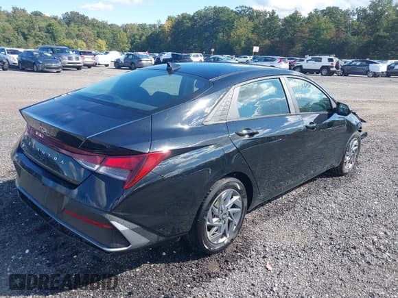 ✅ 2024 Hyundai Elantra SEL • VIN: KMHLM4DG0RU813985 • Lot: 43147430. Listed on IAAI with 50,407 mi. Free auction sales archive from the USA and detailed vehicle history report at DreamBid. Image 4.