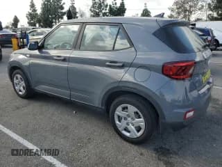 ✅ 2020 Hyundai Venue SE • VIN: KMHRB8A31LU028794 • Lot: 84307084. Wystawiony na Copart z przebiegiem 93 488 mil. Bezpłatny archiwum sprzedaży aukcyjnych z USA i szczegółowy raport historii pojazdu na DreamBid. Zdjęcie 2.