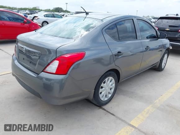 ✅ 2016 Nissan Versa S Plus • VIN: 3N1CN7AP8GL837372 • Lot: 42352185. Wystawiony na IAAI z przebiegiem 105 001 mil. Bezpłatny archiwum sprzedaży aukcyjnych z USA i szczegółowy raport historii pojazdu na DreamBid. Zdjęcie 4.