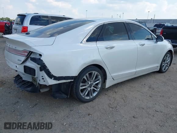 ✅ 2014 Lincoln MKZ Hybrid • VIN: 3LN6L2LU6ER813731 • Lot: 43360579. Wystawiony na IAAI z przebiegiem 247 921 mil. Bezpłatny archiwum sprzedaży aukcyjnych z USA i szczegółowy raport historii pojazdu na DreamBid. Zdjęcie 4.