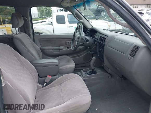 ✅ 2004 Toyota Tacoma PreRunner • VIN: 5TEGM92N74Z452548 • Лот: 42415478. Опубликован ранее на IAAI с пробегом 151 999 миль. Бесплатный доступ к архиву аукционных продаж из США и подробный отчёт об истории автомобиля на DreamBid. Изображение 5.