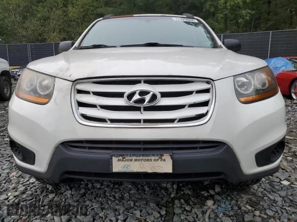 ✅ 2010 Hyundai Santa Fe GLS • VIN: 5NMSGDAB1AH344840 • Lot: 72929804. Listed on Copart with 246,533 mi. Free auction sales archive from the USA and detailed vehicle history report at DreamBid. Image 5.