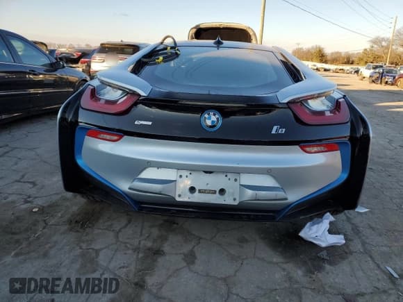 ✅ 2016 BMW i8 • VIN: WBY2Z2C57GV675955 • Лот: 37525654. Опубликован ранее на Copart с пробегом 64 806 миль. Бесплатный доступ к архиву аукционных продаж из США и подробный отчёт об истории автомобиля на DreamBid. Изображение 6.