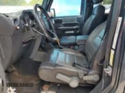 ✅ 2008 Jeep Wrangler Unlimited Rubicon • VIN: 1J4GA691X8L577455 • Lot: 62909945. Wystawiony na Copart z przebiegiem 119 081 mil. Bezpłatny archiwum sprzedaży aukcyjnych z USA i szczegółowy raport historii pojazdu na DreamBid. Zdjęcie 7.