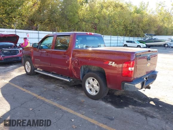 ✅ 2013 Chevrolet Silverado 1500 LTZ • VIN: 3GCPKTE7XDG153213 • Lot: 43458418. Wystawiony na IAAI z przebiegiem 247 520 mil. Bezpłatny archiwum sprzedaży aukcyjnych z USA i szczegółowy raport historii pojazdu na DreamBid. Zdjęcie 3.