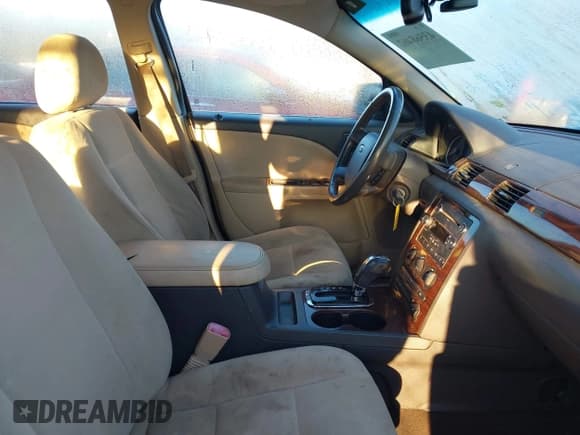 ✅ 2008 Ford Taurus SEL • VIN: 1FAHP24W88G120923 • Lot: 43568462. Listed on IAAI with 172,080 mi. Free auction sales archive from the USA and detailed vehicle history report at DreamBid. Image 5.