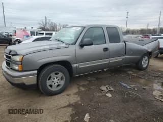 ✅ 2006 Chevrolet Silverado 1500 LT1 • VIN: 1GCEC19Z96E244875 • Lot: 51748335. Wystawiony na Copart z przebiegiem 94 844 mil. Bezpłatny archiwum sprzedaży aukcyjnych z USA i szczegółowy raport historii pojazdu na DreamBid. Zdjęcie 1.