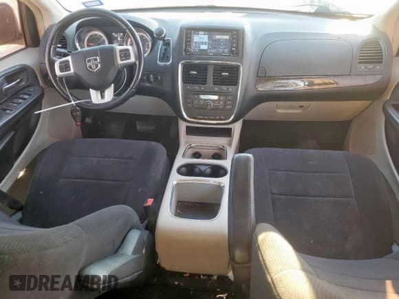 ✅ 2011 Dodge Grand Caravan Crew • VIN: 2D4RN5DG5BR684665 • Lot: 90868185. Wystawiony na Copart z przebiegiem 195 342 mil. Bezpłatny archiwum sprzedaży aukcyjnych z USA i szczegółowy raport historii pojazdu na DreamBid. Zdjęcie 8.