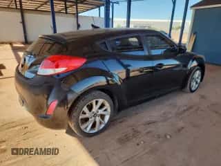 2017 Hyundai Veloster z VIN KMHTC6AD0HU308455, wystawiony jako Copart lot #82752635 z przebiegiem 179 403 mil mil oraz Czysty tytuł • Clean title. Historia ofert i sprzedaży dostępna na DreamBid. Obrazek 3.