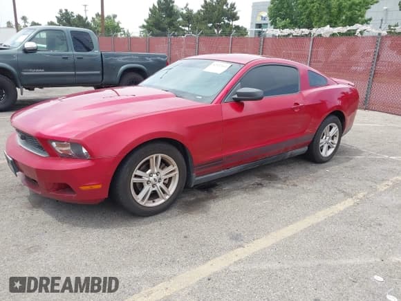 ✅ 2010 Ford Mustang V6 • VIN: 1ZVBP8AN7A5124961 • Lot: 42522411. Listed on IAAI with 159,250 mi. Free auction sales archive from the USA and detailed vehicle history report at DreamBid. Image 2.