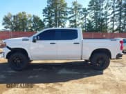 ✅ 2020 Chevrolet Silverado 1500 LT Trail Boss • VIN: 1GCPYFED8LZ117914 • Lot: 43580581. Wystawiony na IAAI z przebiegiem 111 118 mil. Bezpłatny archiwum sprzedaży aukcyjnych z USA i szczegółowy raport historii pojazdu na DreamBid. Zdjęcie 14.