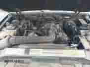 1996 Ford Explorer Eddie Bauer z VIN 1FMCU22X3TUC28560, wystawiony jako IAAI lot #41130320 z przebiegiem 188 399 mil mil oraz . Historia ofert i sprzedaży dostępna na DreamBid. Obrazek 10.