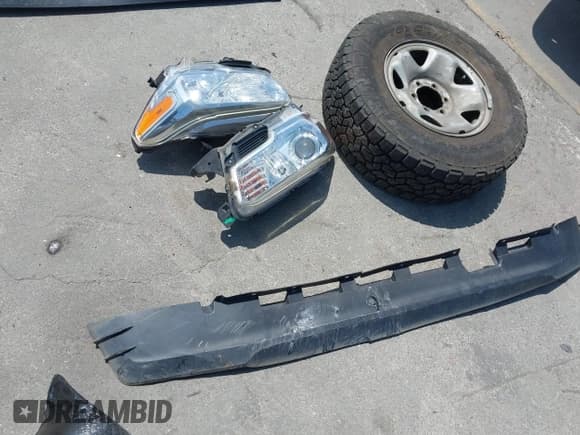 ✅ 2017 Toyota Tacoma SR • VIN: 5TFSX5EN1HX054965 • Lot: 42150569. Listed on IAAI with 108,342 mi. Free auction sales archive from the USA and detailed vehicle history report at DreamBid. Image 12.