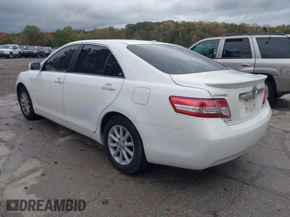 ✅ 2010 Toyota Camry LE • VIN: 4T4BF3EK5AR032795 • Лот: 43588505. Опубликован ранее на IAAI с пробегом 239 039 миль. Бесплатный доступ к архиву аукционных продаж из США и подробный отчёт об истории автомобиля на DreamBid. Изображение 3.