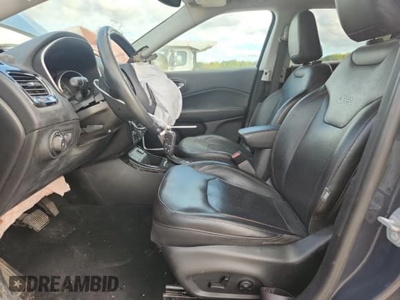 ✅ 2018 Jeep Compass Limited • VIN: 3C4NJCCBXJT411959 • Лот: 82346525. Опубликован ранее на Copart с пробегом 140 079 миль. Бесплатный доступ к архиву аукционных продаж из США и подробный отчёт об истории автомобиля на DreamBid. Изображение 7.