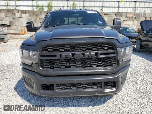 ✅ 2024 Ram 2500 Tradesman • VIN: 3C6UR5CJ3RG393162 • Lot: 68424475. Wystawiony na Copart z przebiegiem 32 242 mil. Bezpłatny archiwum sprzedaży aukcyjnych z USA i szczegółowy raport historii pojazdu na DreamBid. Zdjęcie 5.