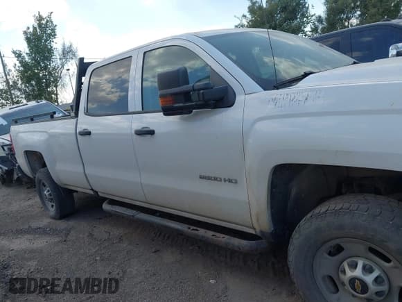 ✅ 2018 Chevrolet Silverado 2500HD Work Truck • VIN: 1GC1CUEG5JF211573 • Лот: 43252193. Опубликован ранее на IAAI с пробегом 220 060 миль. Бесплатный доступ к архиву аукционных продаж из США и подробный отчёт об истории автомобиля на DreamBid. Изображение 13.
