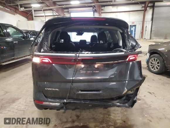 ✅ 2023 Kia Carnival LX • VIN: KNDNB4H34P6261760 • Лот: 86869324. Опубликован ранее на Copart с пробегом 47 922 миль. Бесплатный доступ к архиву аукционных продаж из США и подробный отчёт об истории автомобиля на DreamBid. Изображение 6.