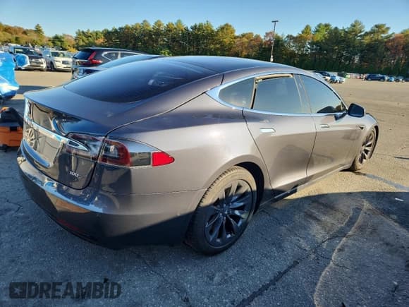 ✅ 2018 Tesla Model S 75D • VIN: 5YJSA1E22JF285700 • Lot: 87208025. Listed on Copart with 81,043 mi. Free auction sales archive from the USA and detailed vehicle history report at DreamBid. Image 3.