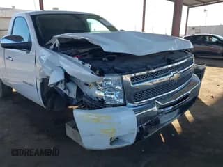 ✅ 2013 Chevrolet Silverado 1500 Work Truck • VIN: 1GCNCPEX3DZ161715 • Lot: 43578050. Wystawiony na IAAI z przebiegiem 103 216 mil. Bezpłatny archiwum sprzedaży aukcyjnych z USA i szczegółowy raport historii pojazdu na DreamBid. Zdjęcie 6.