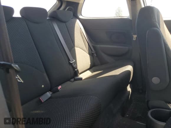 ✅ 2010 Hyundai Accent GS • VIN: KMHCM3AC9AU181150 • Лот: 58590035. Опубликован ранее на Copart с пробегом 131 192 миль. Бесплатный доступ к архиву аукционных продаж из США и подробный отчёт об истории автомобиля на DreamBid. Изображение 10.