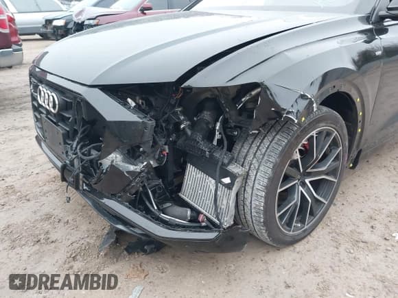 ✅ 2023 Audi Q8 Prestige • VIN: WA1FVBF13PD019369 • Lot: 43783365. Listed on IAAI with 33,679 mi. Free auction sales archive from the USA and detailed vehicle history report at DreamBid. Image 6.