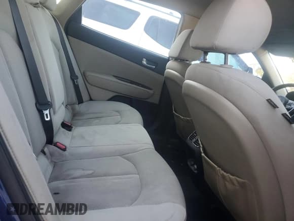 ✅ 2016 Kia Optima LX Turbo • VIN: 5XXGT4L16GG001082 • Lot: 90832475. Wystawiony na Copart z przebiegiem 184 366 mil. Bezpłatny archiwum sprzedaży aukcyjnych z USA i szczegółowy raport historii pojazdu na DreamBid. Zdjęcie 10.