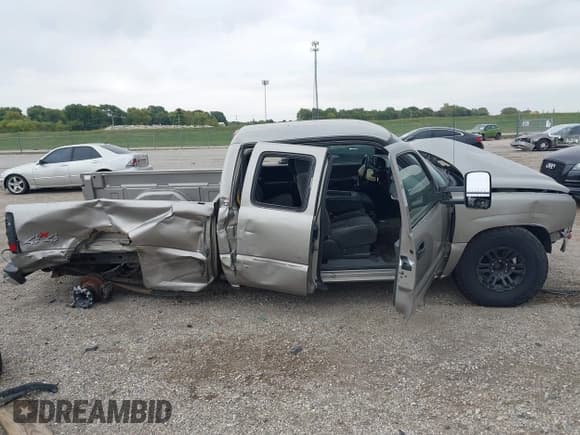 ✅ 2003 Chevrolet Silverado 1500 LS • VIN: 2GCEK19V931183363 • Lot: 43449090. Listed on IAAI with 210,872 mi. Free auction sales archive from the USA and detailed vehicle history report at DreamBid. Image 14.