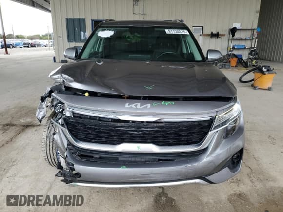 ✅ 2022 Kia Seltos EX • VIN: KNDERCAA9N7270847 • Lot: 91130825. Wystawiony na Copart z przebiegiem 55 765 mil. Bezpłatny archiwum sprzedaży aukcyjnych z USA i szczegółowy raport historii pojazdu na DreamBid. Zdjęcie 5.