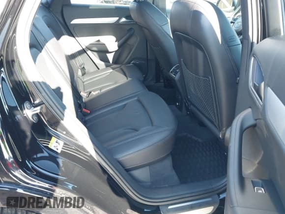 ✅ 2017 Audi Q3 Prestige • VIN: WA1GCCFS1HR004947 • Lot: 41633901. Listed on IAAI with 27,770 mi. Free auction sales archive from the USA and detailed vehicle history report at DreamBid. Image 8.