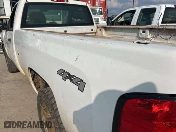 ✅ 2011 Chevrolet Silverado 2500HD Work Truck • VIN: 1GC0KVCG2BZ385561 • Lot: 42677860. Wystawiony na IAAI z przebiegiem 201 041 mil. Bezpłatny archiwum sprzedaży aukcyjnych z USA i szczegółowy raport historii pojazdu na DreamBid. Zdjęcie 1.