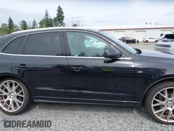 ✅ 2012 Audi Q5 Prestige • VIN: WA1WKAFP2CA105372 • Lot: 42551182. Wystawiony na IAAI z przebiegiem 105 123 mil. Bezpłatny archiwum sprzedaży aukcyjnych z USA i szczegółowy raport historii pojazdu na DreamBid. Zdjęcie 13.