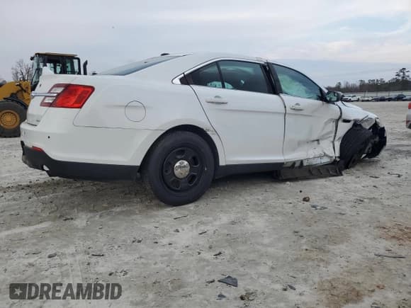 ✅ 2016 Ford Police Interceptor • VIN: 1FAHP2MT2GG138435 • Lot: 44161485. Listed on Copart with 97,497 mi. Free auction sales archive from the USA and detailed vehicle history report at DreamBid. Image 3.